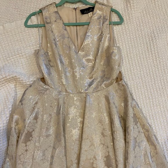 Blue Rain Dresses & Skirts - White Sheen Blue Rain Francesca Dress Size Large